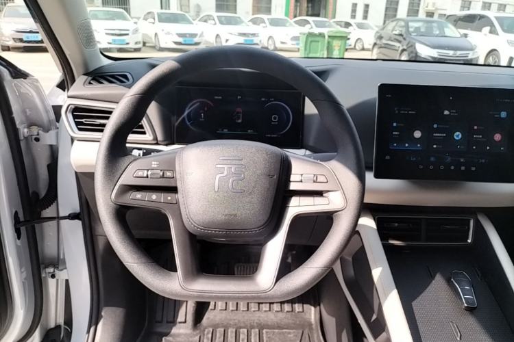 Used BYD Yuan UP 2025 Model 301KM Leading Version Steering Wheel