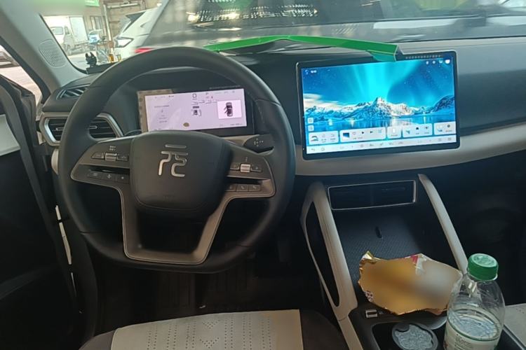 Used BYD Yuan UP 2025 Intelligent Driving Version 401 KM Dynamic Edition Steering Wheel