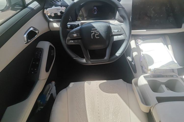 Used BYD Yuan UP 2025 Intelligent Driving Version 401 KM Dynamic Edition Steering Wheel