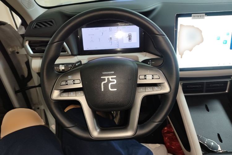Used BYD Yuan UP 2025 Intelligent Driving Version 401 KM Dynamic Edition Steering Wheel
