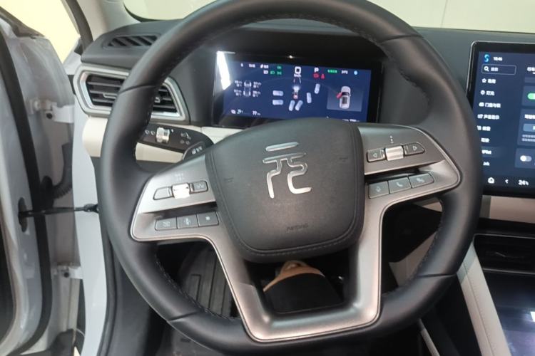 Used BYD Yuan UP 2025 Intelligent Driving Version 401 KM Dynamic Edition Steering Wheel