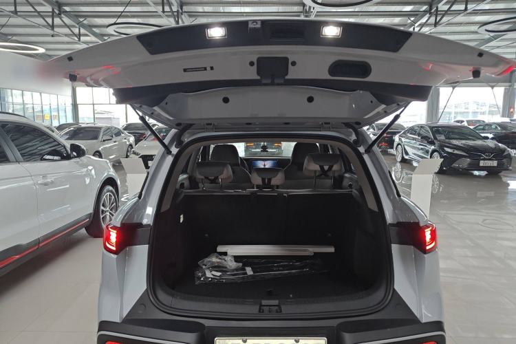 Used BYD Yuan UP 2025 Intelligent Driving Version 401 km Leading Edition Trunk