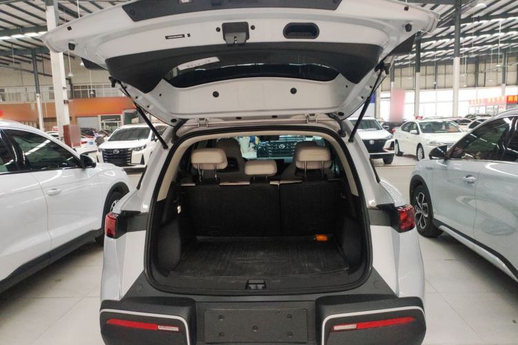 Used BYD Yuan UP 2025 Intelligent Driving Version 401 km Leading Edition Trunk