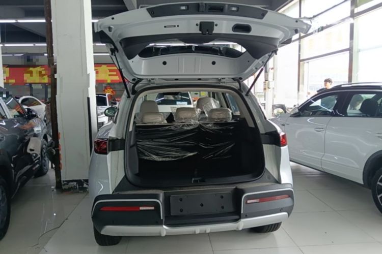 Used BYD Yuan UP 2025 Intelligent Driving Version 401 KM Dynamic Edition Trunk