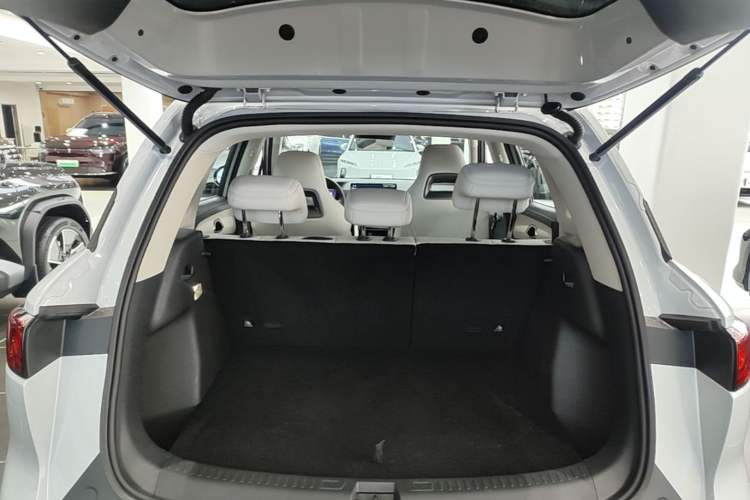 Used BYD Yuan UP 2025 Intelligent Driving Version 401 km Leading Edition Trunk