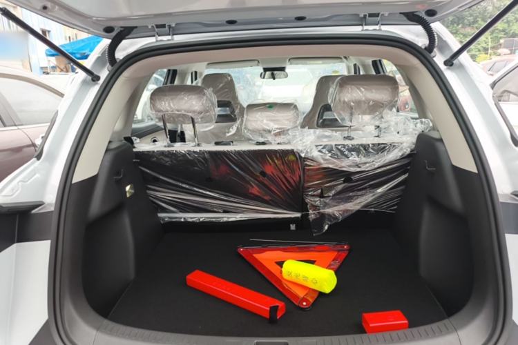 Used BYD Yuan UP 2025 Model 301KM Leading Version Trunk
