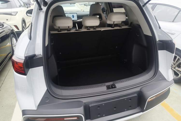 Used BYD Yuan UP 2025 Intelligent Driving Version 401 KM Dynamic Edition Trunk
