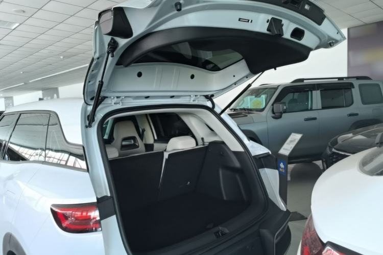 Used BYD Yuan UP 2025 Intelligent Driving Version 401 KM Dynamic Edition Trunk