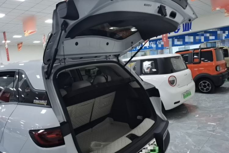 Used BYD Yuan UP 2025 Intelligent Driving Version 401 KM Dynamic Edition Trunk