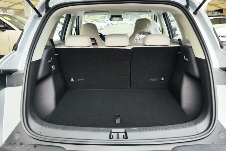 Used BYD Yuan UP 2025 Model 301KM Leading Version Trunk