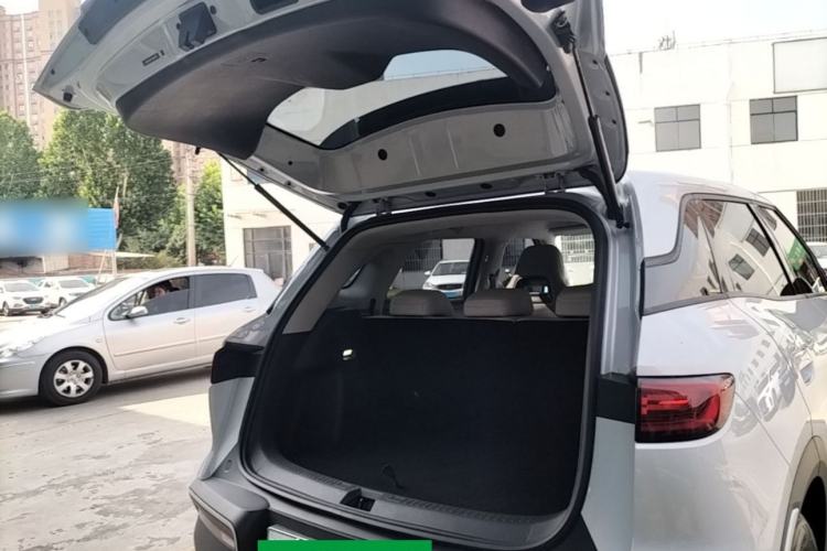Used BYD Yuan UP 2025 Model 301KM Leading Version Trunk