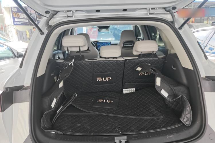 Used BYD Yuan UP 2025 Intelligent Driving Version 401 KM Dynamic Edition Trunk