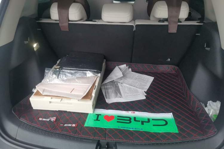 Used BYD Yuan UP 2025 Model 301KM Leading Version Trunk
