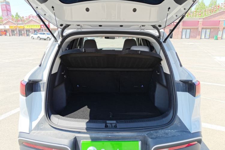 Used BYD Yuan UP 2025 Model 301KM Leading Version Trunk