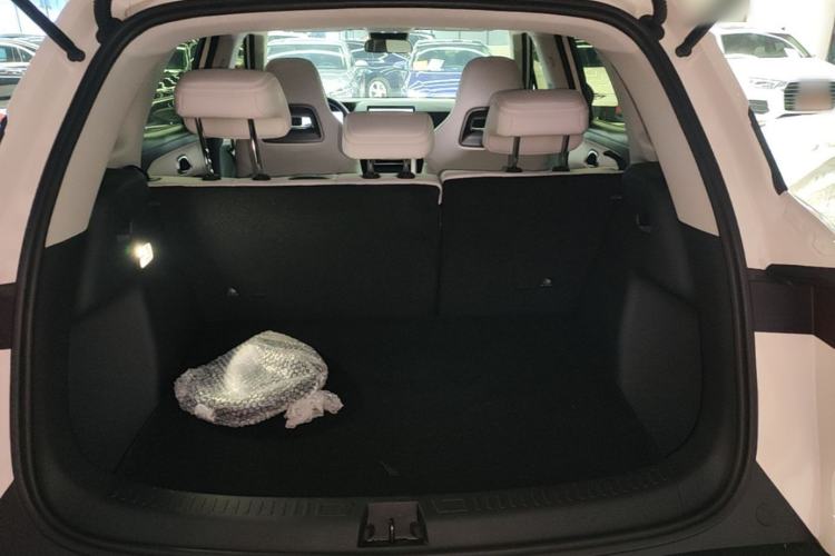 Used BYD Yuan UP 2025 Model 301KM Leading Version Trunk