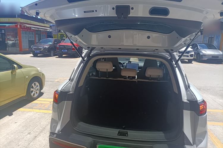 Used BYD Yuan UP 2025 Intelligent Driving Version 401 km Leading Edition Trunk
