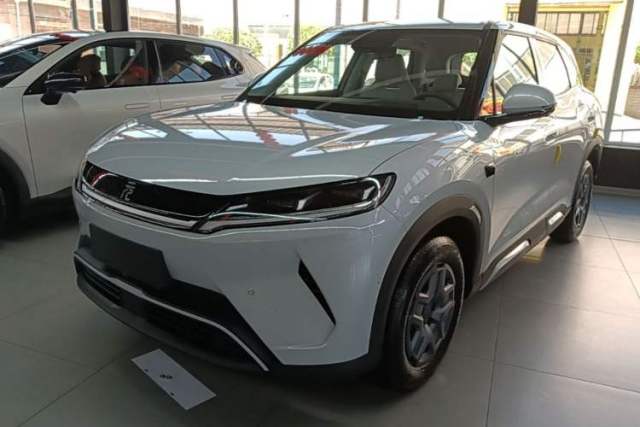 Używany BYD Yuan UP 2025 Intelligent Driving Version 401 KM Dynamic Edition
