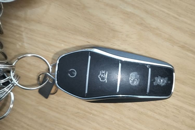 Used BYD Yuan UP 2025 Intelligent Driving Version 401 km Leading Edition Vehicle Key