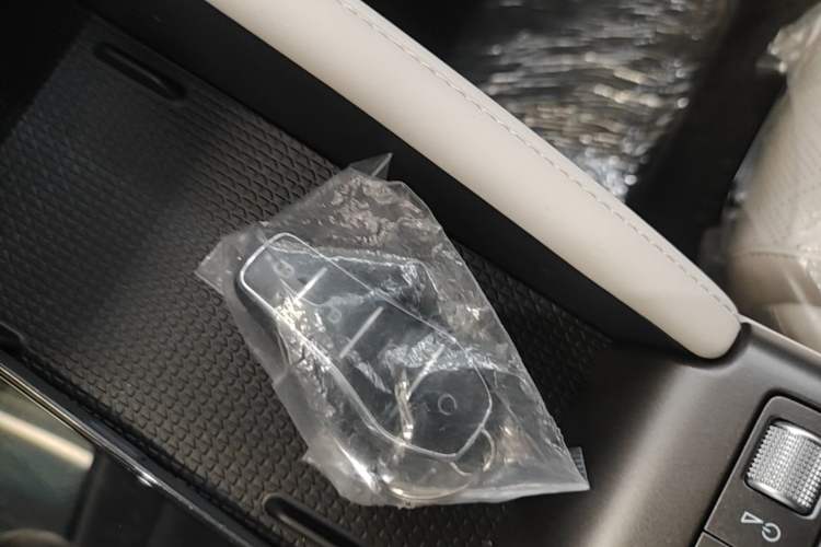 Used BYD Yuan UP 2025 Intelligent Driving Version 401 KM Dynamic Edition Vehicle Key