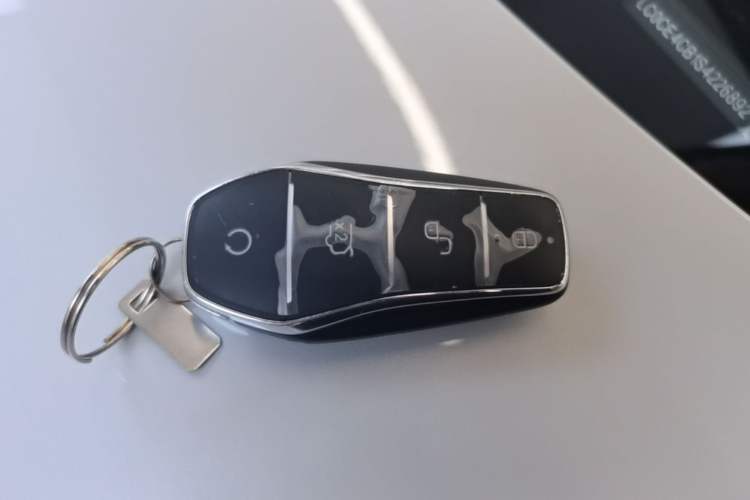 Used BYD Yuan UP 2025 Intelligent Driving Version 401 km Leading Edition Vehicle Key