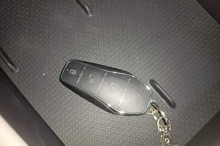 Used BYD Yuan UP 2025 Intelligent Driving Version 401 KM Dynamic Edition Vehicle Key