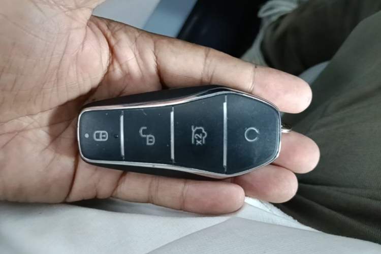 Used BYD Yuan UP 2025 Intelligent Driving Version 401 KM Dynamic Edition Vehicle Key