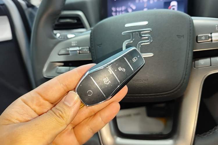 Used BYD Yuan UP 2025 Intelligent Driving Version 401 km Leading Edition Vehicle Key