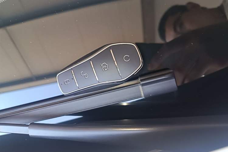 Used BYD Yuan UP 2025 Intelligent Driving Version 401 km Leading Edition Vehicle Key
