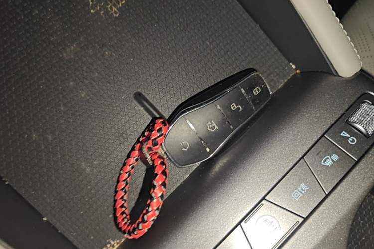 Used BYD Yuan UP 2025 Intelligent Driving Version 401 KM Dynamic Edition Vehicle Key