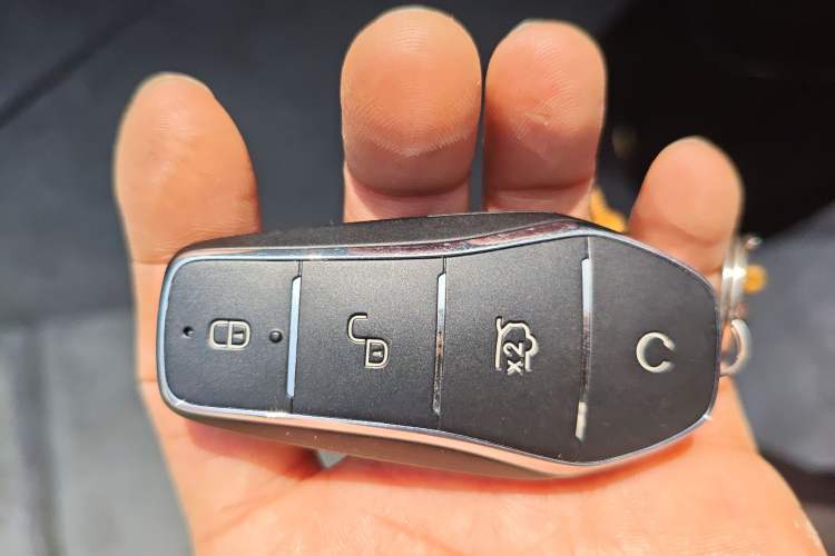 Used BYD Yuan UP 2025 Intelligent Driving Version 401 KM Dynamic Edition Vehicle Key