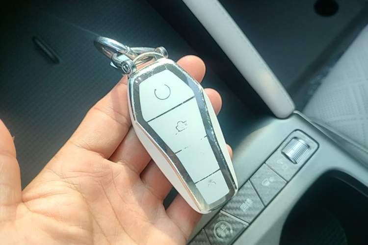 Used BYD Yuan UP 2025 Model 301KM Leading Version Vehicle Key