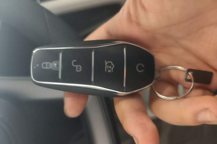 Used BYD Yuan UP 2025 Model 301KM Leading Version Vehicle Key