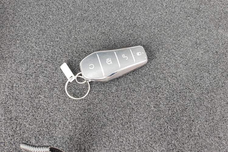 Used BYD Yuan UP 2025 Model 301KM Leading Version Vehicle Key