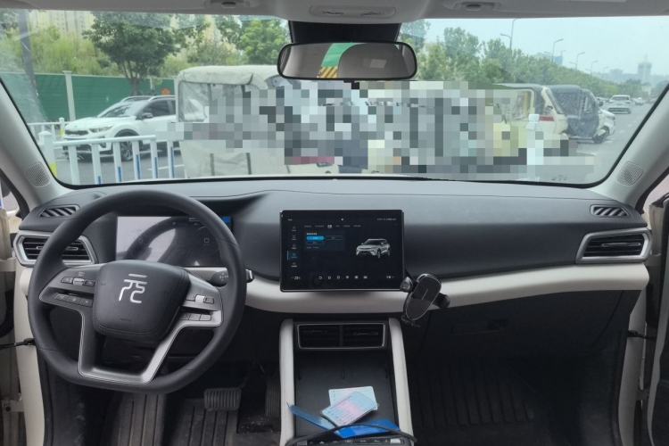 Used BYD Yuan UP 2025 Model 301KM Leading Version Center Console