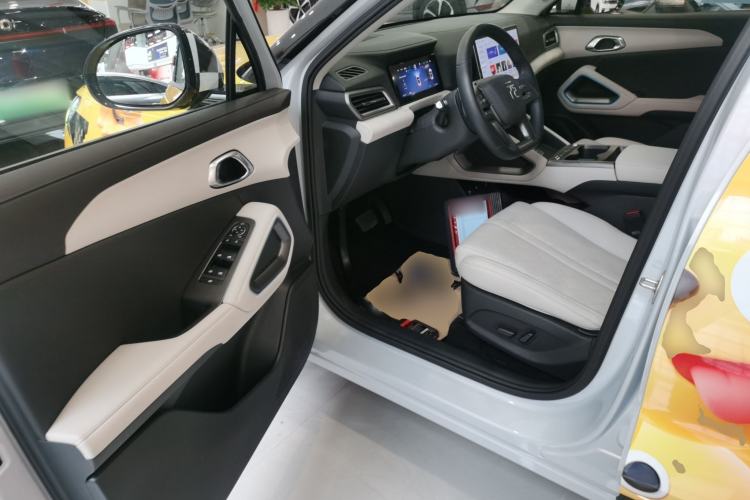 Used BYD Yuan UP 2025 Intelligent Driving Version 401 km Beyond-Range Edition Driver Seat