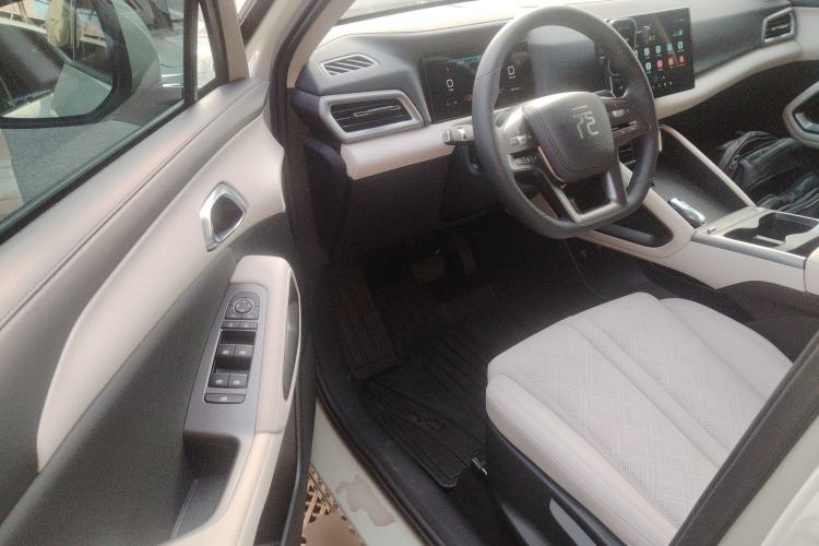Used BYD Yuan UP 2025 Model 301KM Leading Version Driver Seat