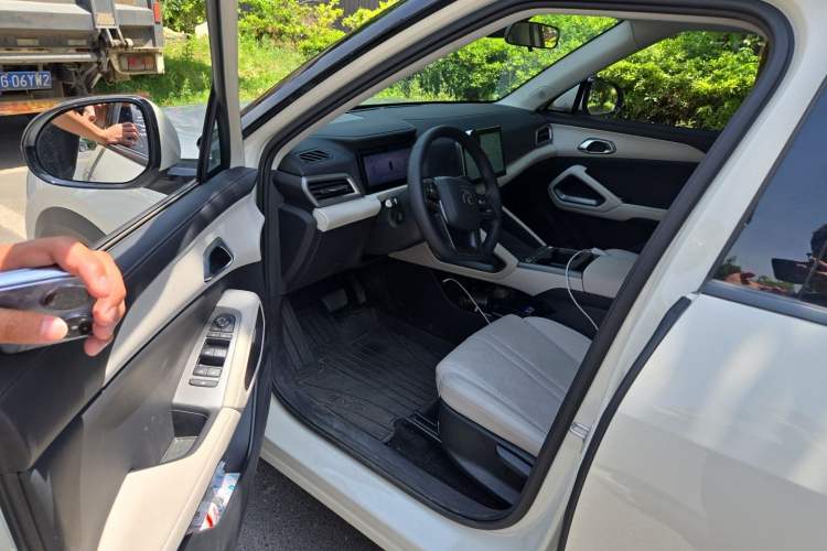 Used BYD Yuan UP 2025 Model 301KM Leading Version Driver Seat