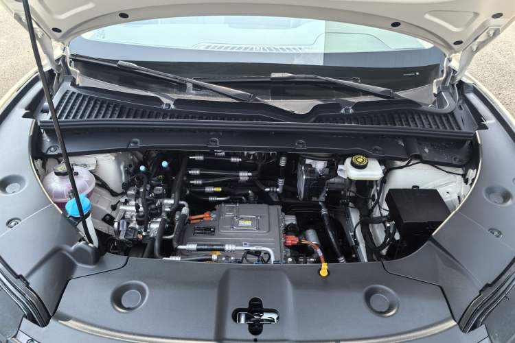 Used BYD Yuan UP 2025 Intelligent Driving Version 401 KM Dynamic Edition Engine Bay