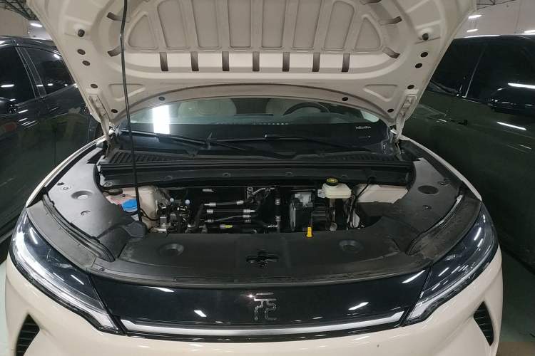Used BYD Yuan UP 2025 Model 301KM Leading Version Engine Bay