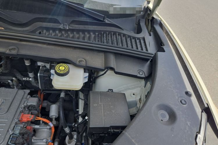 Used BYD Yuan UP 2025 Model 301KM Leading Version Engine Bay Left