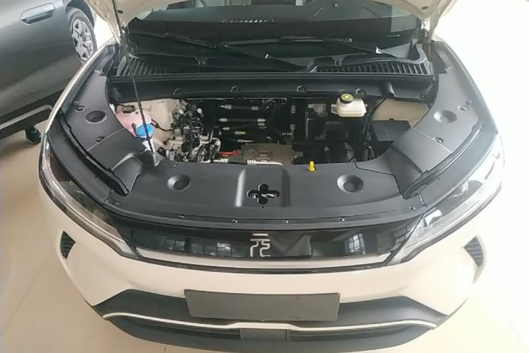 Used BYD Yuan UP 2025 Model 301KM Leading Version Engine Bay