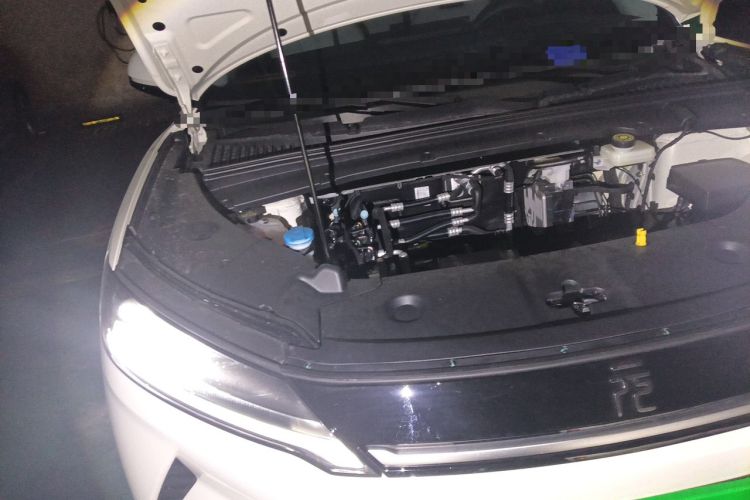 Used BYD Yuan UP 2025 Intelligent Driving Version 401 KM Dynamic Edition Engine Bay Right