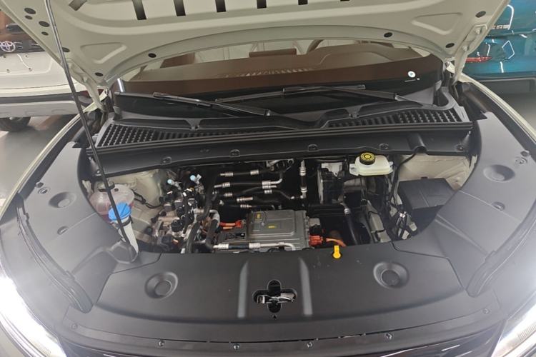 Used BYD Yuan UP 2025 Model 301KM Leading Version Engine Bay