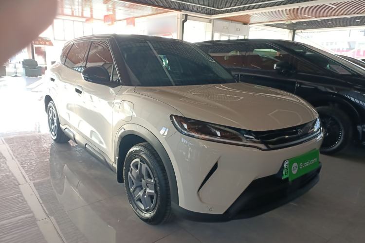Used BYD Yuan UP 2025 Model 301KM Leading Version Exterior 2