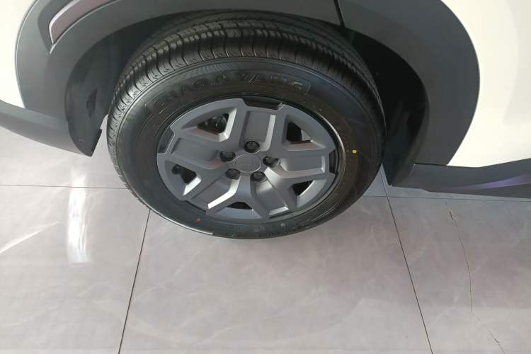 Used BYD Yuan UP 2025 Model 301KM Leading Version Exterior 8