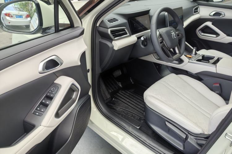 Used BYD Yuan UP 2025 Model 301KM Leading Version Exterior 8