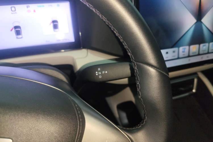 Used BYD Yuan UP 2025 Intelligent Driving Version 401 km Beyond-Range Edition Gear Lever