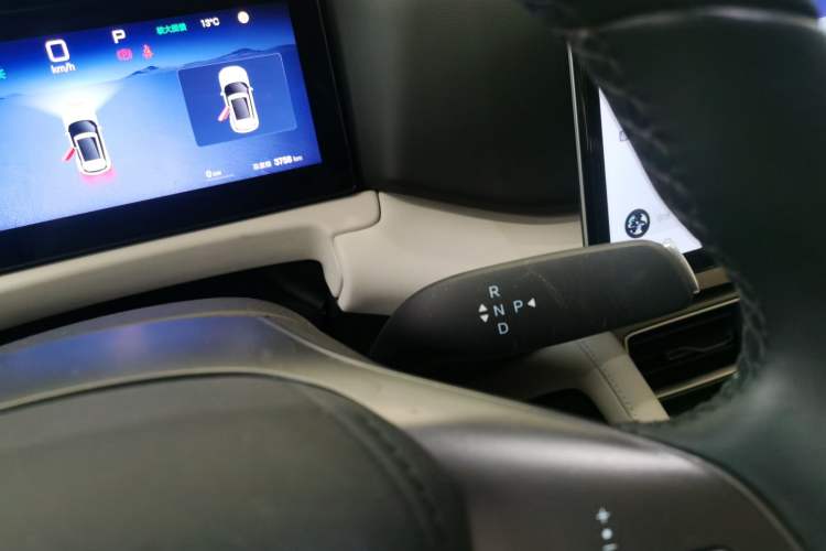 Used BYD Yuan UP 2025 Intelligent Driving Version 401 km Beyond-Range Edition Gear Lever