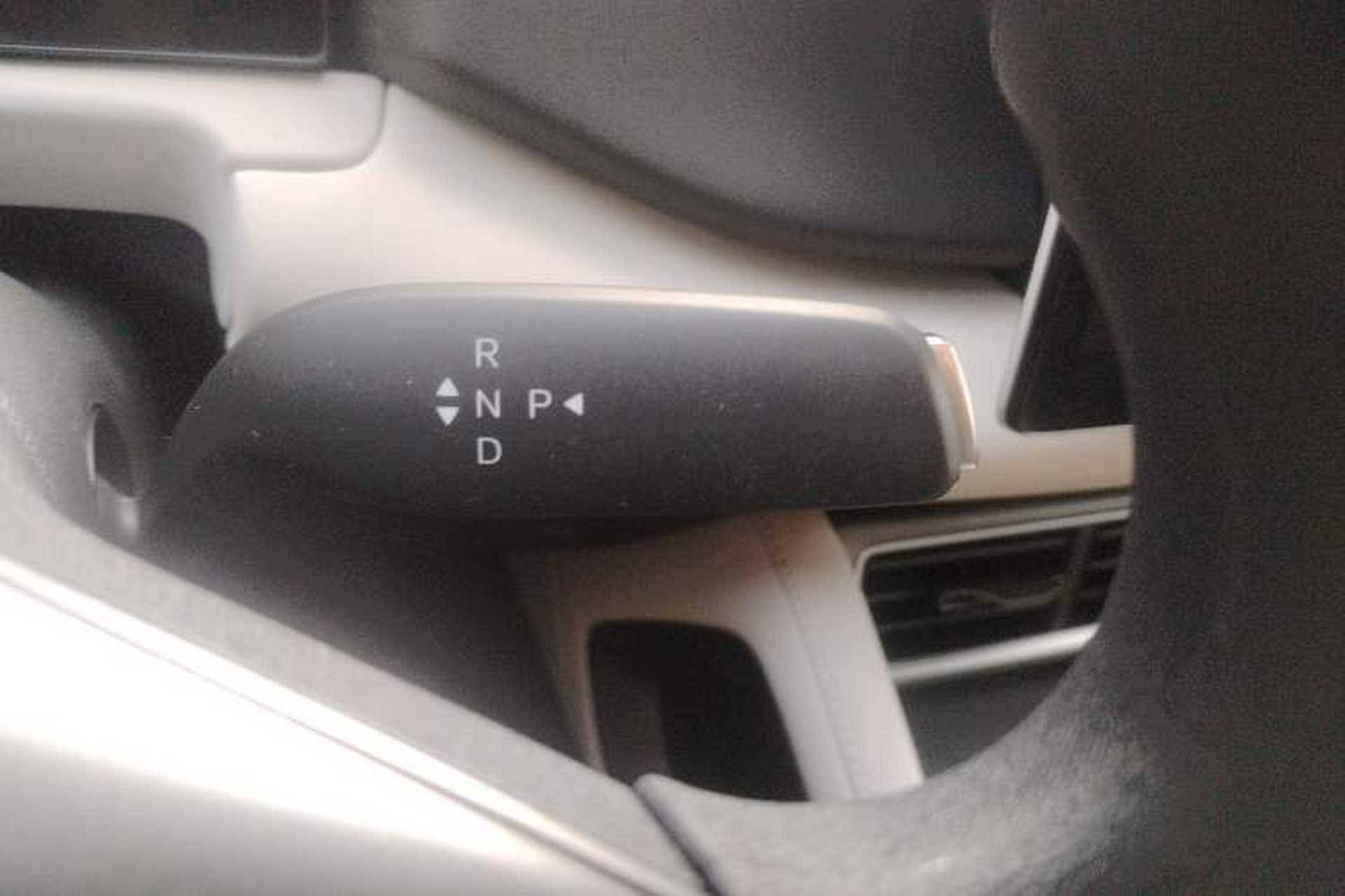 Used BYD Yuan UP 2025 Model 301KM Leading Version Gear Lever
