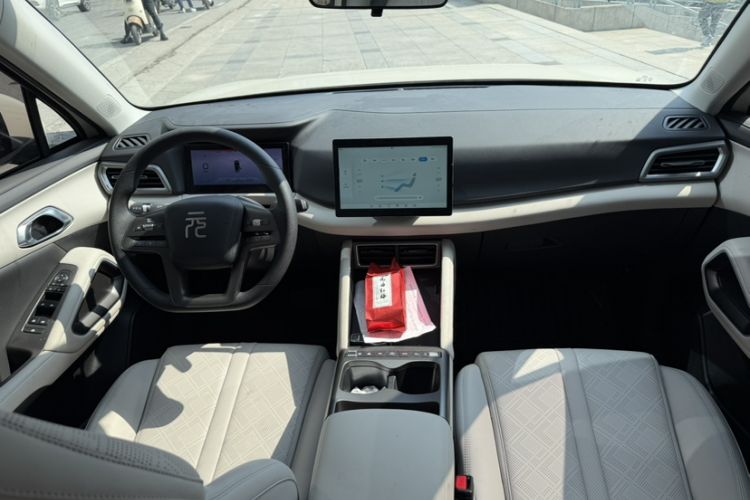 Used BYD Yuan UP 2025 Model 301KM Leading Version Interior 2